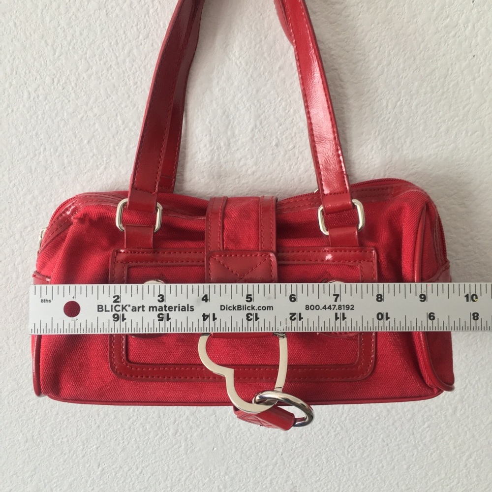 Mini Heart Barrel Bag - Picture 4 of 10